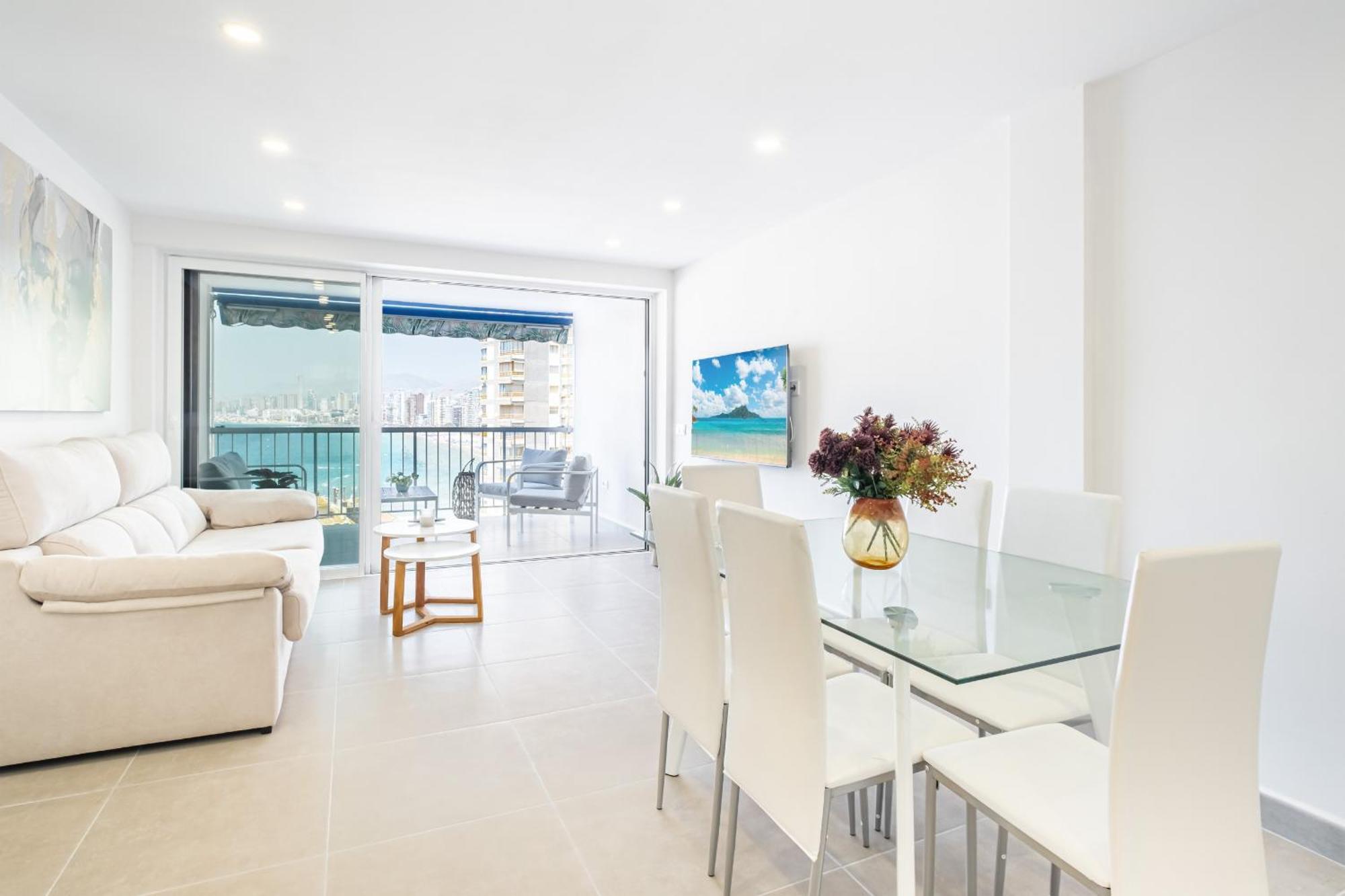 Halcon Deluxe 7-b Levante Apartment